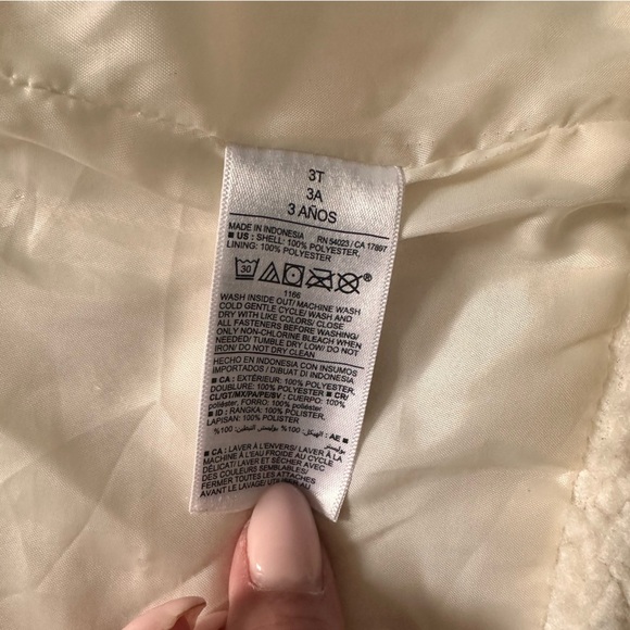 EUC Old Navy Cream Sherpa Coat size 3T - Picture 3 of 6